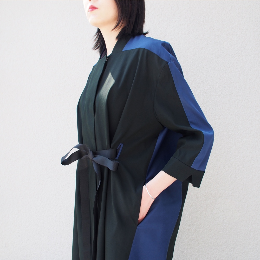 【送料無料再販】コクーンシルエットバイカラーコート（ブルー×黒）18060