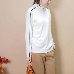 冬支度再販】タートルネック脇ラインニット（白）19218 ニット