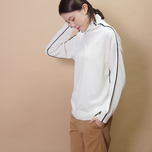 冬支度再販】タートルネック脇ラインニット（白）19218 ニット