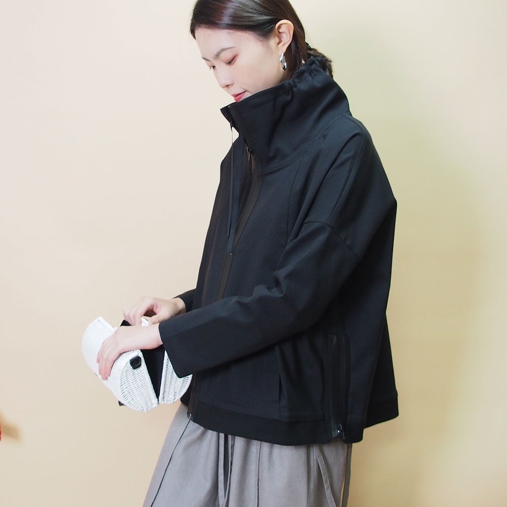美品desigual黒 ジッパー ハイネック ジャケットsize44大きいサイズ レディースライダースジャケット | Desigual