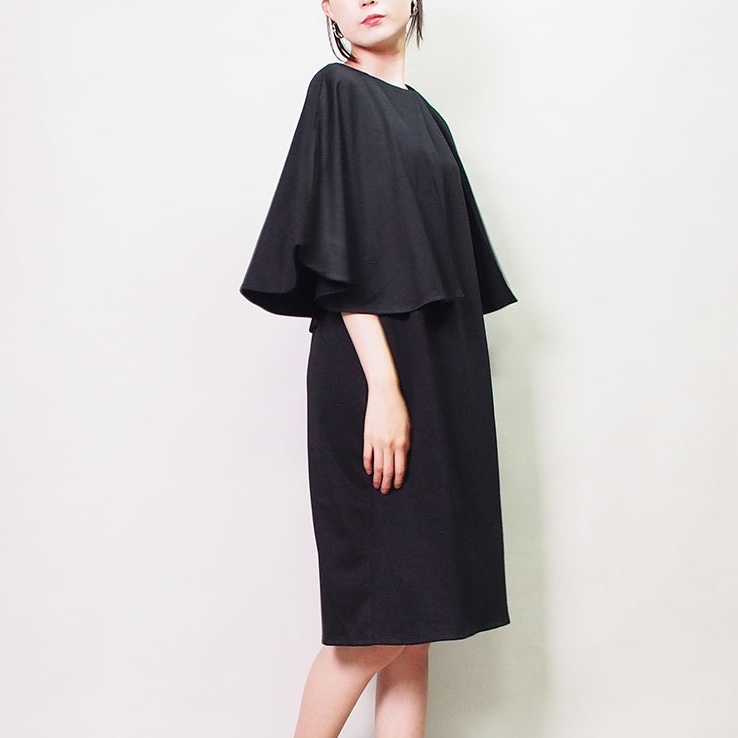 【新作】ケープ風レイヤードワンピース（黒）19003