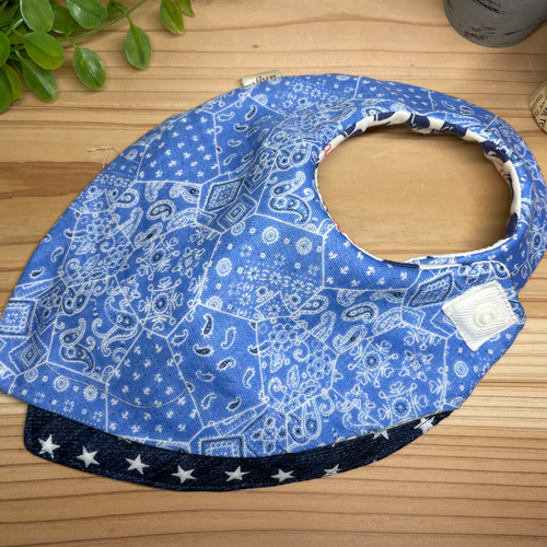 チラ見せが新しい防水入りオリジナルバンダナ風スタイ スタイ