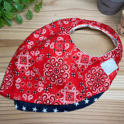 バンダナ風スタイ  【ハンドメイド】 100均DIY】ダイソーのドミット芯でぷっくりかわいい♪バンダナ