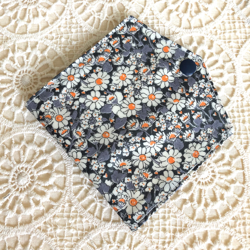 サイズが選べる＊リバティプリントを使用した仮置きマスクケース  