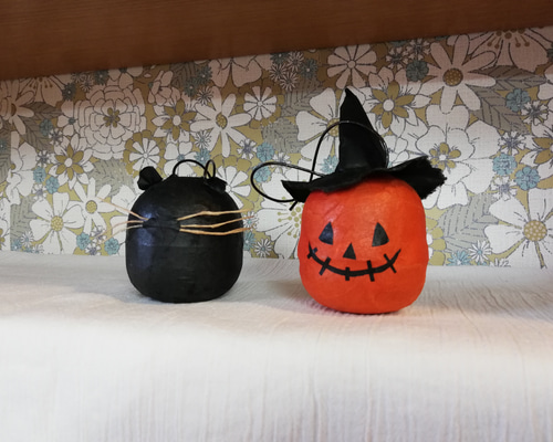 【ヤマーみき様】ハロウィン飾り 黒猫とジャックオランタン ミニおばけ 楽天市場】ハロウィンミニオーナメント「キャットトゥーム～棺桶