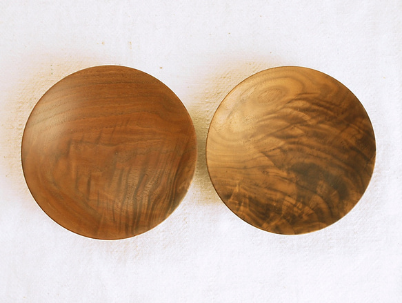 木のお皿・器 ブラックウォールナット材1　2皿セット 3枚目の画像