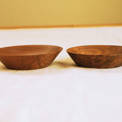 木のお皿・器 ブラックウォールナット材1　2皿セット 4枚目の画像