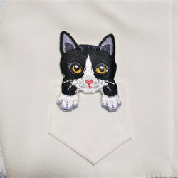 立体マスク　布マスク　大人用　猫柄　ハチワレ　ポケット猫　刺繍アップリケ付　保水涼感加工　大きめ 2枚目の画像