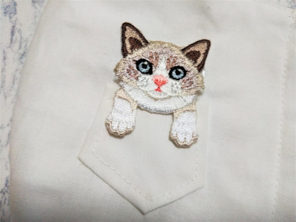 立体マスク　布マスク　大人用　猫柄　ラグドール　ポケット猫　刺繍アップリケ付　 2枚目の画像