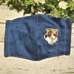 夏用　立体マスク　大人用　猫柄　スコティッシュフォールド　ポケット猫　刺繍アップリケ付　保水涼感加工　軽い付け心地 1枚目の画像