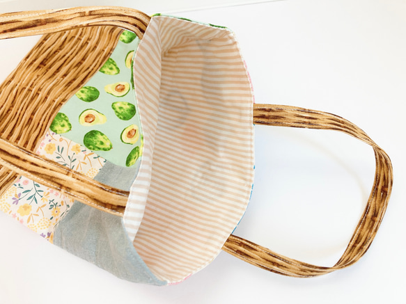 ぺたんこトートバッグ　マチあり　野菜柄　アボカド　北欧風 3枚目の画像