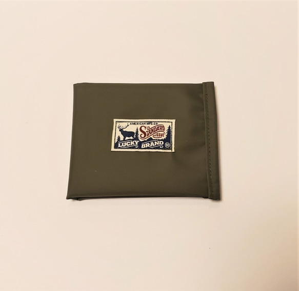 マニッシュな　シンプルでコンパクトな２つ折り財布【スリーレイヤー生地　カーキグリーン】 1枚目の画像