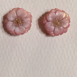 八重桜の１粒ピアス 2枚目の画像