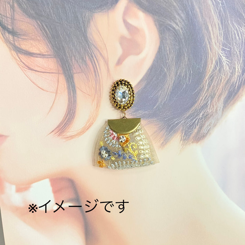 ♡sale❣️♡インド刺繍リボンのアンティーク風ピアス（イヤリングにも 