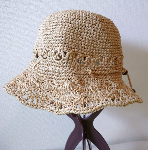 【受注製作】エコアンダリヤの夏帽子（円型）ナチュラルベージュ 1枚目の画像