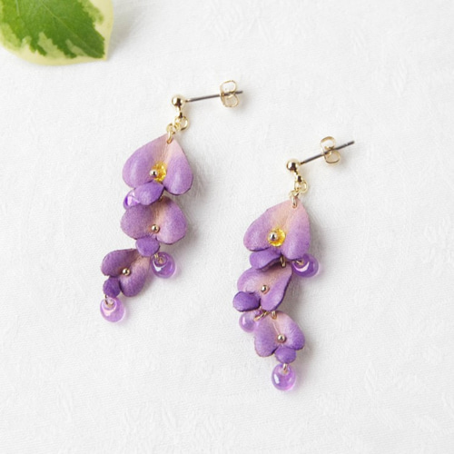 手染めレザー＊藤の花のピアスorイヤリング【メルマガ・特集掲載