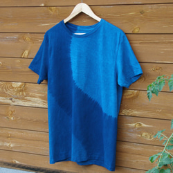 藍染絞りTシャツ＊流線グラデーション　メンズL 3枚目の画像
