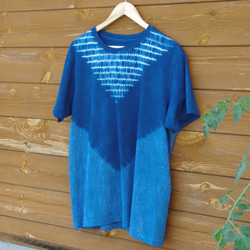 藍染絞りTシャツ＊Ｖ字柄　メンズL 3枚目の画像