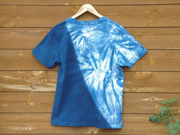 藍染絞りTシャツ＊ななめ染め分け　メンズM 2枚目の画像