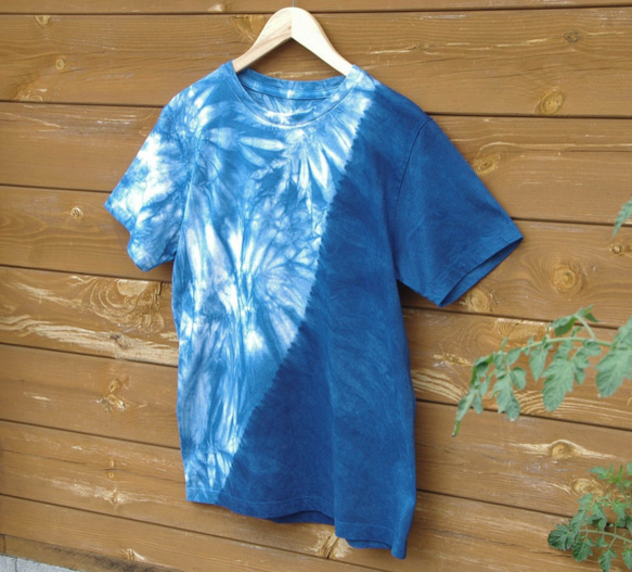 藍染絞りTシャツ＊ななめ染め分け　メンズM 3枚目の画像