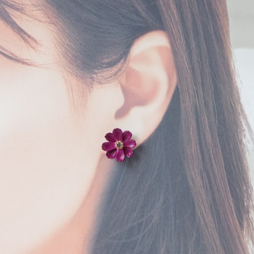 手染めレザー＊秋桜のピアスorイヤリング ボルドー ピアス（スタッド
