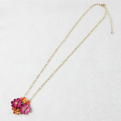 手染めレザー＊秋桜&金木犀の秋色ネックレス【特集掲載】 ネックレス