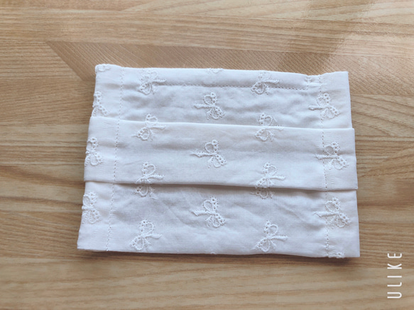 ラスト1点‼︎ 【送料無料】リボン刺繍レース　プリーツマスク　　　　　　　小さめサイズ　ホワイト 2枚目の画像