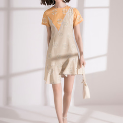 Nega C. Round Neck Dress with Daisy Pattern and ruffle Hem 2枚目の画像