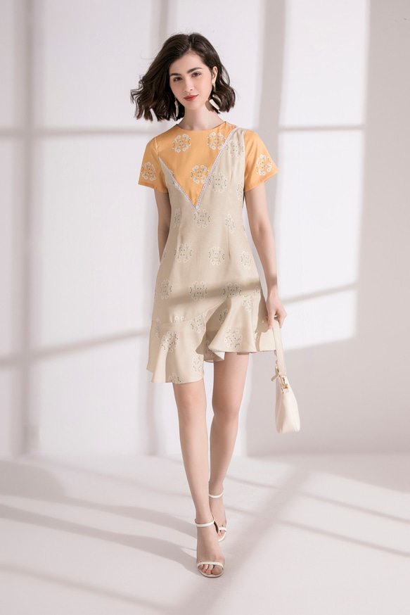 Nega C. Round Neck Dress with Daisy Pattern and ruffle Hem 2枚目の画像