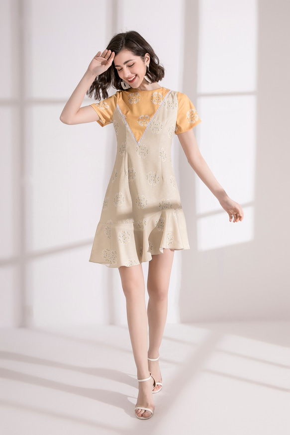 Nega C. Round Neck Dress with Daisy Pattern and ruffle Hem 4枚目の画像