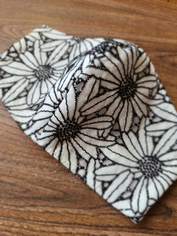 綿レース刺繍(黒光沢なし)×裏面Wガーゼ 1枚目の画像