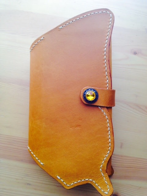 BUTTERFLY 【キャメル】2つ折り長財布クリスタルコンチョ本革　ウォレット