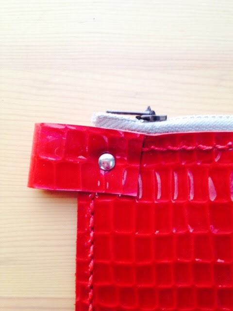 TEOUILA 【赤エナメル】手帳ケーストラベルポーチ 旅行 マルチケース 小物