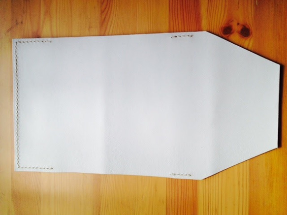 RITES 【白/ホワイト】　A6 栃木レザー ブックカバー ステーショナリー 1枚目の画像