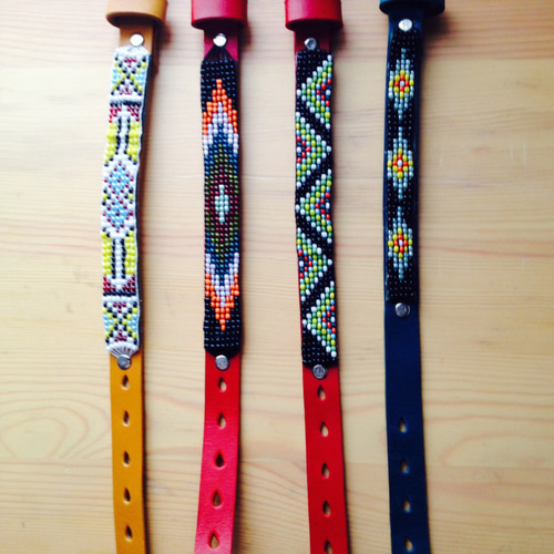 ビーズブレスレットB【レッド/赤】ネイティブ柄 革 レザー バックル  