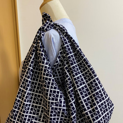 《送料無料》男性にも！ちょっとそこまでのコンビニバック！基本はあずま袋のバルーン風エコバック（濃紺シックな柄） 3枚目の画像