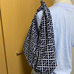 《送料無料》男性にも！ちょっとそこまでのコンビニバック！基本はあずま袋のバルーン風エコバック（濃紺シックな柄） 5枚目の画像