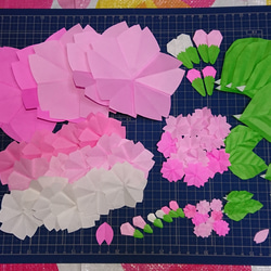 大・中・小・極小の少し立体な桜、蕾、葉♪お花見・卒園 卒業  入園 入学 壁画用、同じの作れない為再販できません。 1枚目の画像