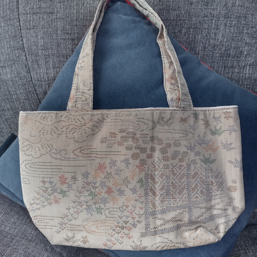 本場泥大島紬　ハンドメイド　トートバッグ　 【 一点物　】 本場泥大島紬 ハンドメイド トートバッグ 【 一点物 】