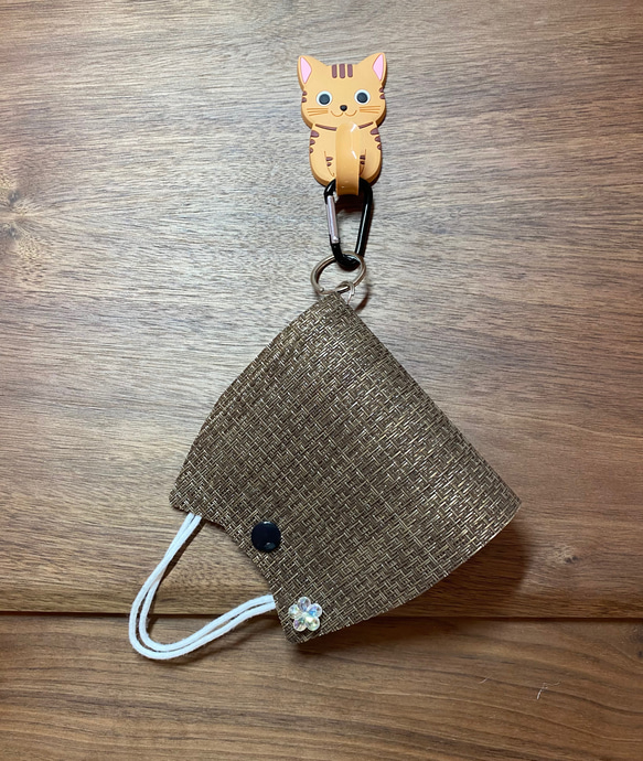 ねこ　猫　マスクケース　猫型　新作　二重タイプ　茶　シンプル　ネコシルエット　マスク保管ケース　マスク仮置き　プチギフト 3枚目の画像