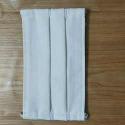 少し小さめ 布マスク  オーガニックの柔らかガーゼ使用 4層仕立て ホワイト 1枚目の画像