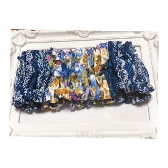 青色の刺繍柄とお花の生地を使用したヘアバンド 2枚目の画像