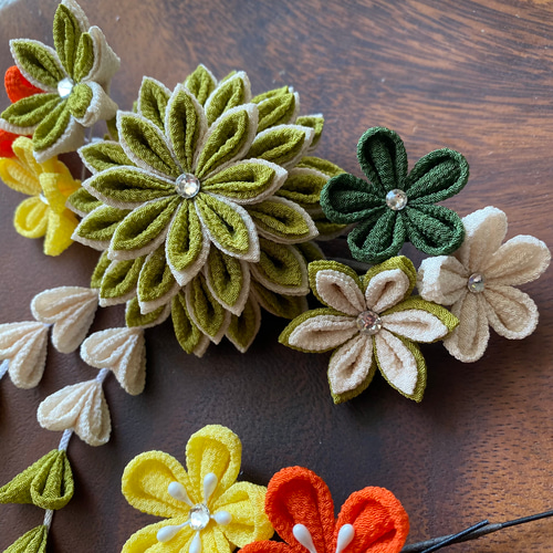受注制作｟二重剣菊の髪飾り｠つまみ細工 かんざし 七五三 卒業