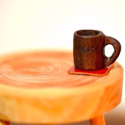 【木製】ひのきのミニチュア２人用：テーブル & ソファ & コーヒーカップ 2枚目の画像