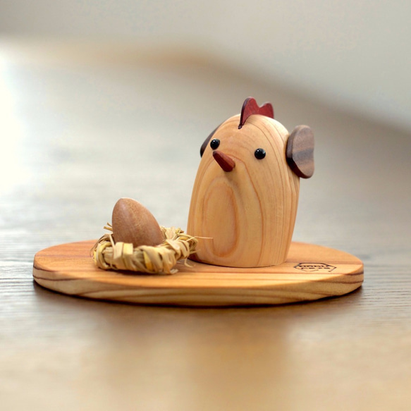 【木製】ニワトリと卵：干支・2017 1枚目の画像