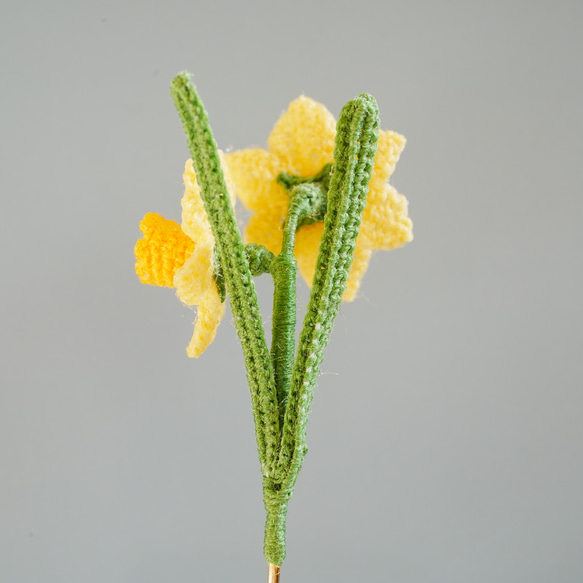 黄色の水仙のピンブローチ(受注制作、お花モチーフ、ハットピン、四季折々) 6枚目の画像