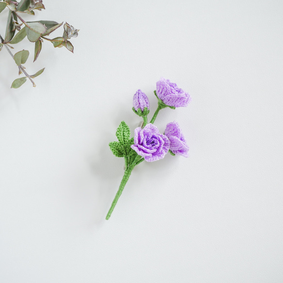 紫のバラのブローチ(受注制作、お花、お花モチーフ、手編み、四季折々) 3枚目の画像