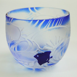 ★日本の伝統柄　可愛い千鳥の盃★瑠璃 3枚目の画像