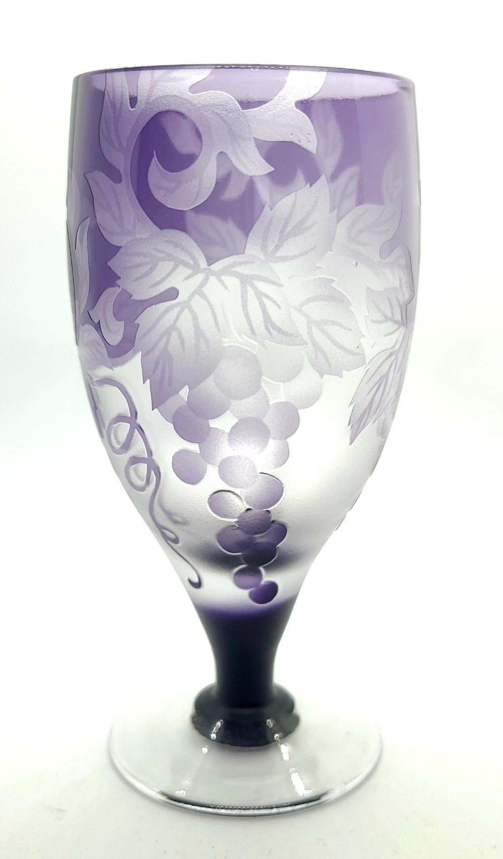 ★葡萄の柄でワインはいかが？！★気品溢れるワイングラス