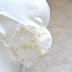 シルク　ふんわり軽い花柄刺繍×シルクマスク　ダブルガーゼ　美肌・保湿・UV 格子　国産シルク　上品　ベーシック 6枚目の画像